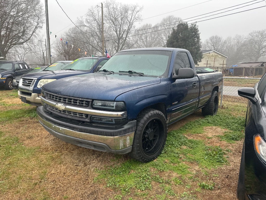2001 Chevrolet Silverado base's photo