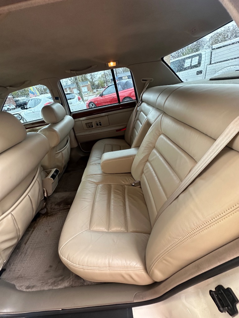 1994 Cadillac DeVille - Photo 8