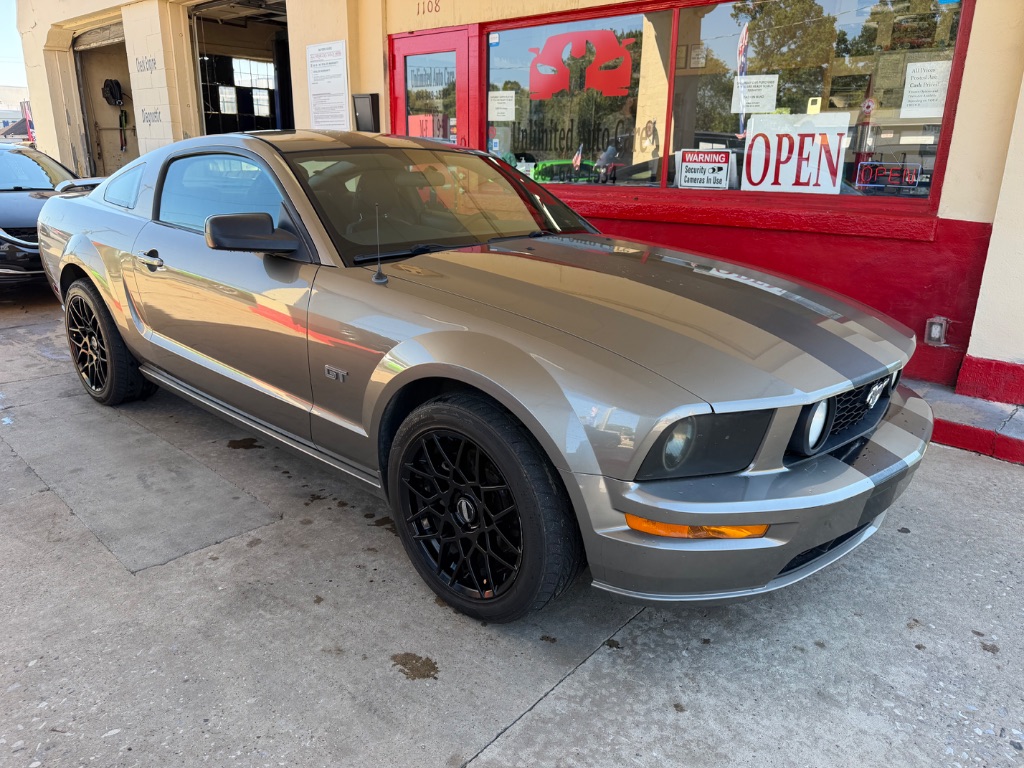 2005 Ford Mustang GT Premium